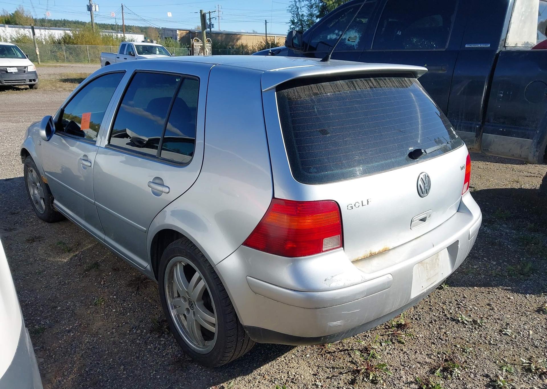 2001 VOLKSWAGEN GOLF