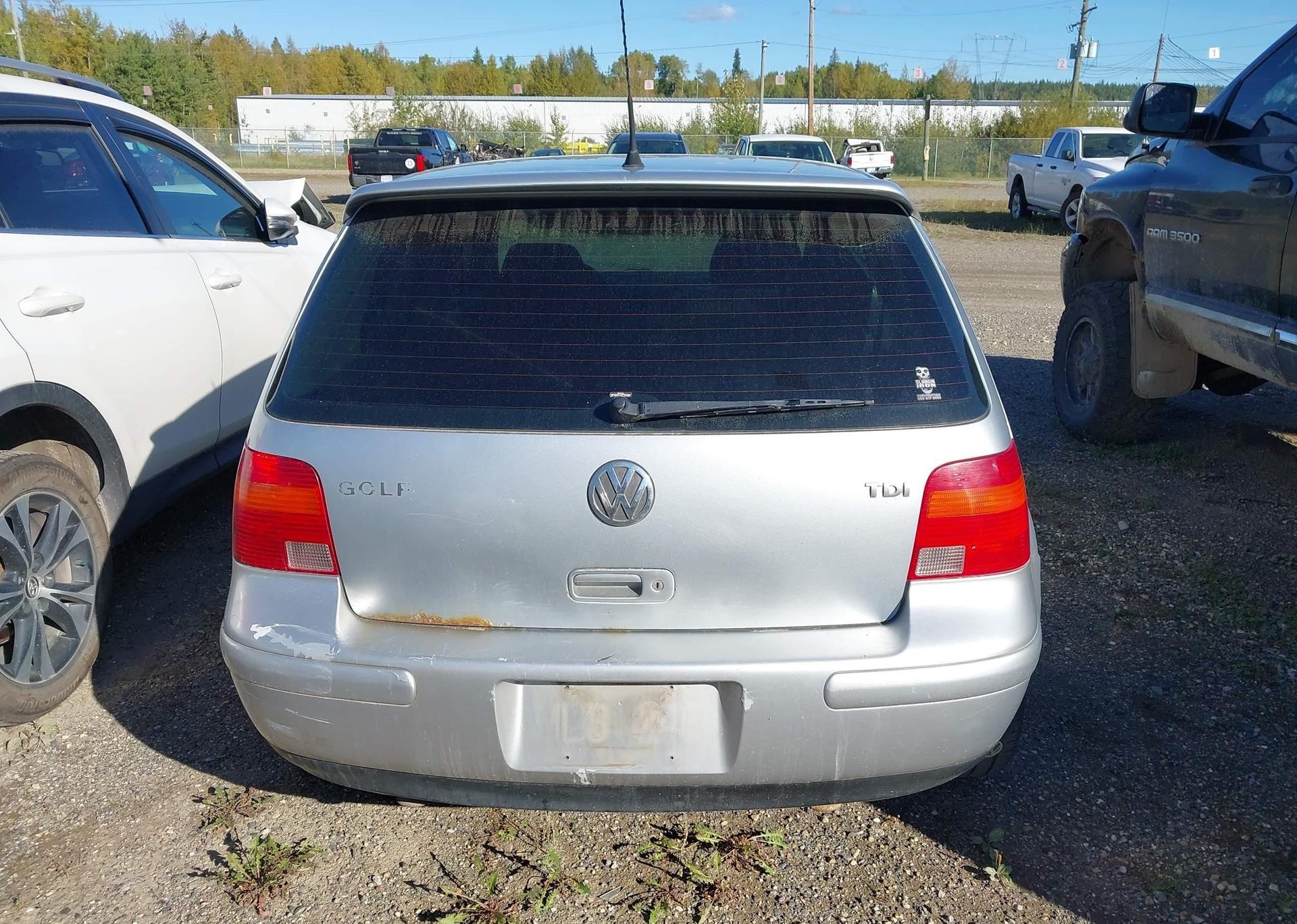 2001 VOLKSWAGEN GOLF