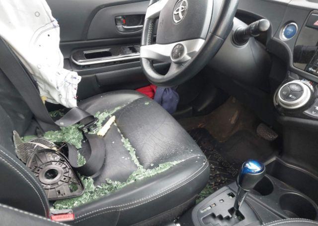 2016 TOYOTA Prius c