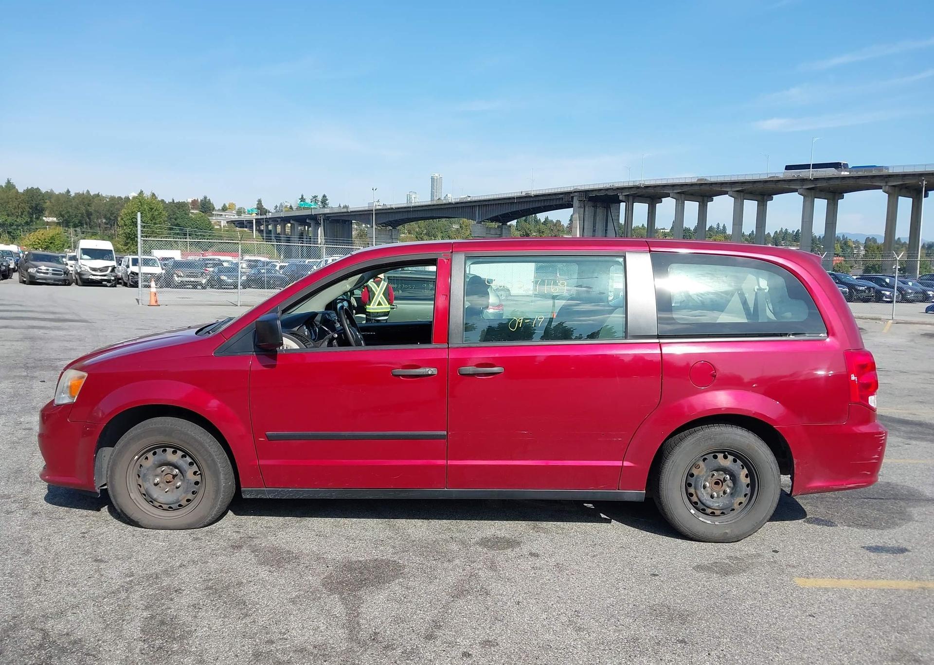 2011 DODGE GRAND CARAVAN EXPRESS