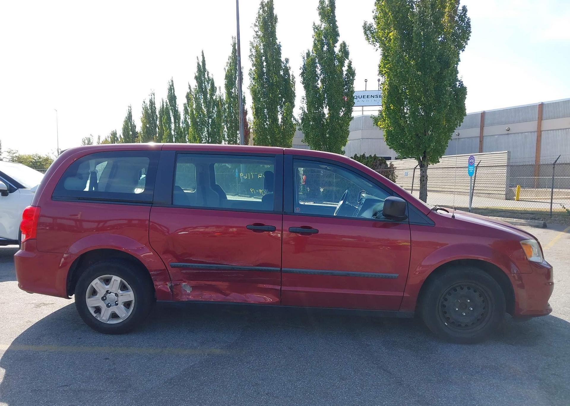 2011 DODGE GRAND CARAVAN EXPRESS