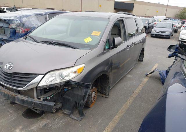 2012 TOYOTA SIENNA LE