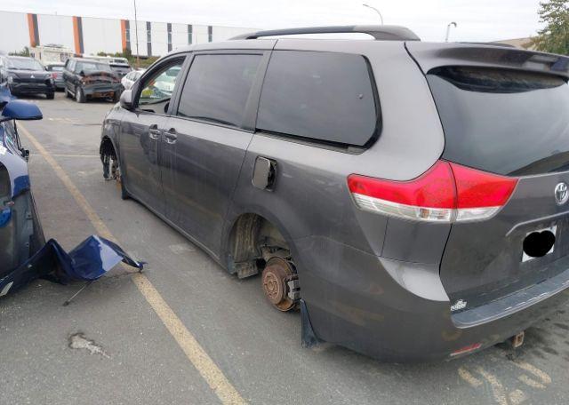 2012 TOYOTA SIENNA LE
