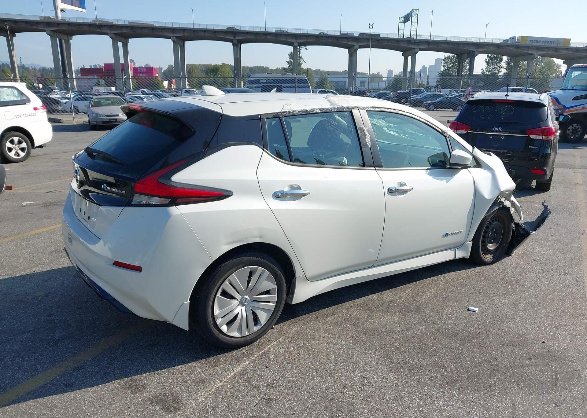 2018 NISSAN LEAF
