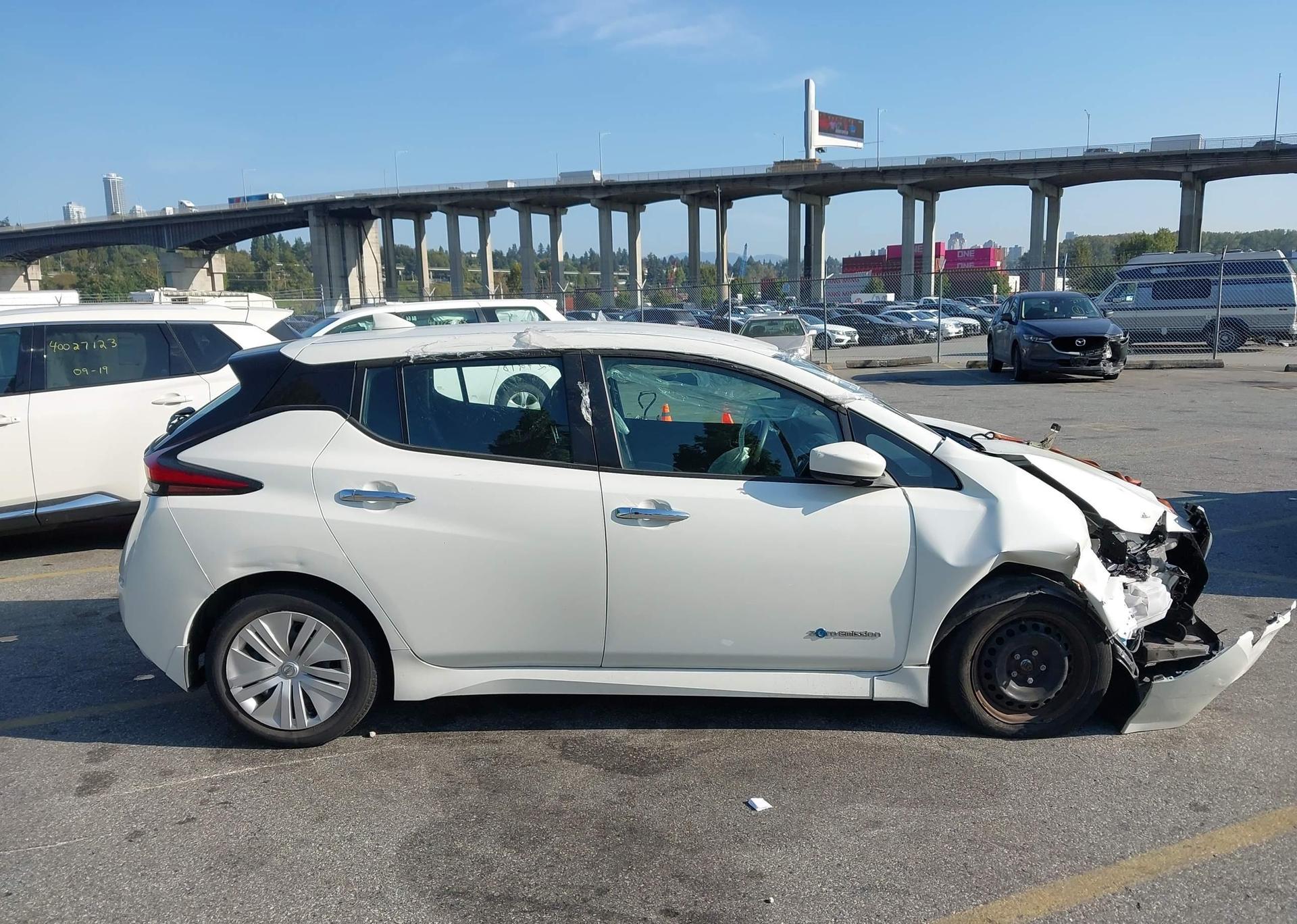 2018 NISSAN LEAF
