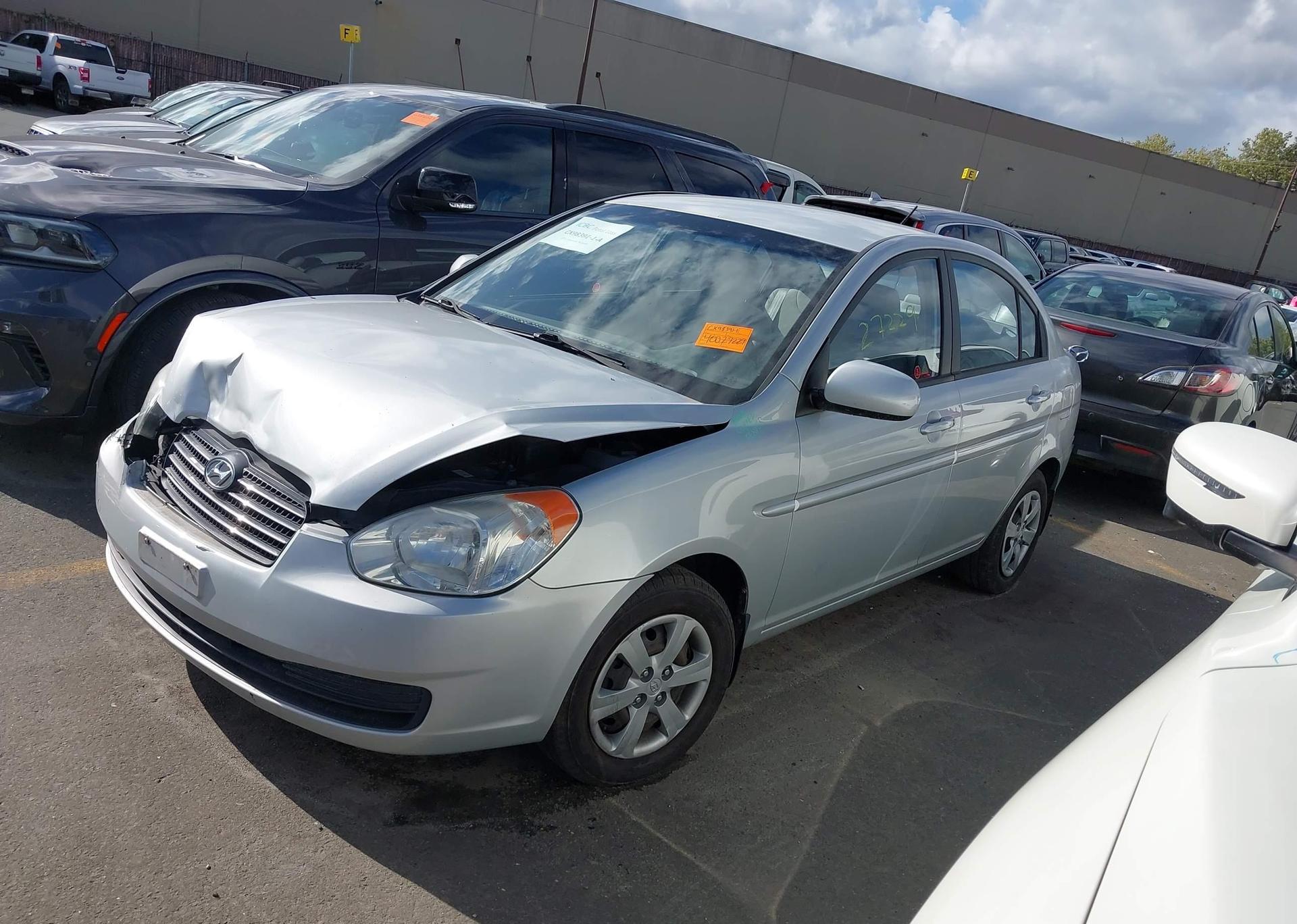 2010 HYUNDAI ACCENT GLS