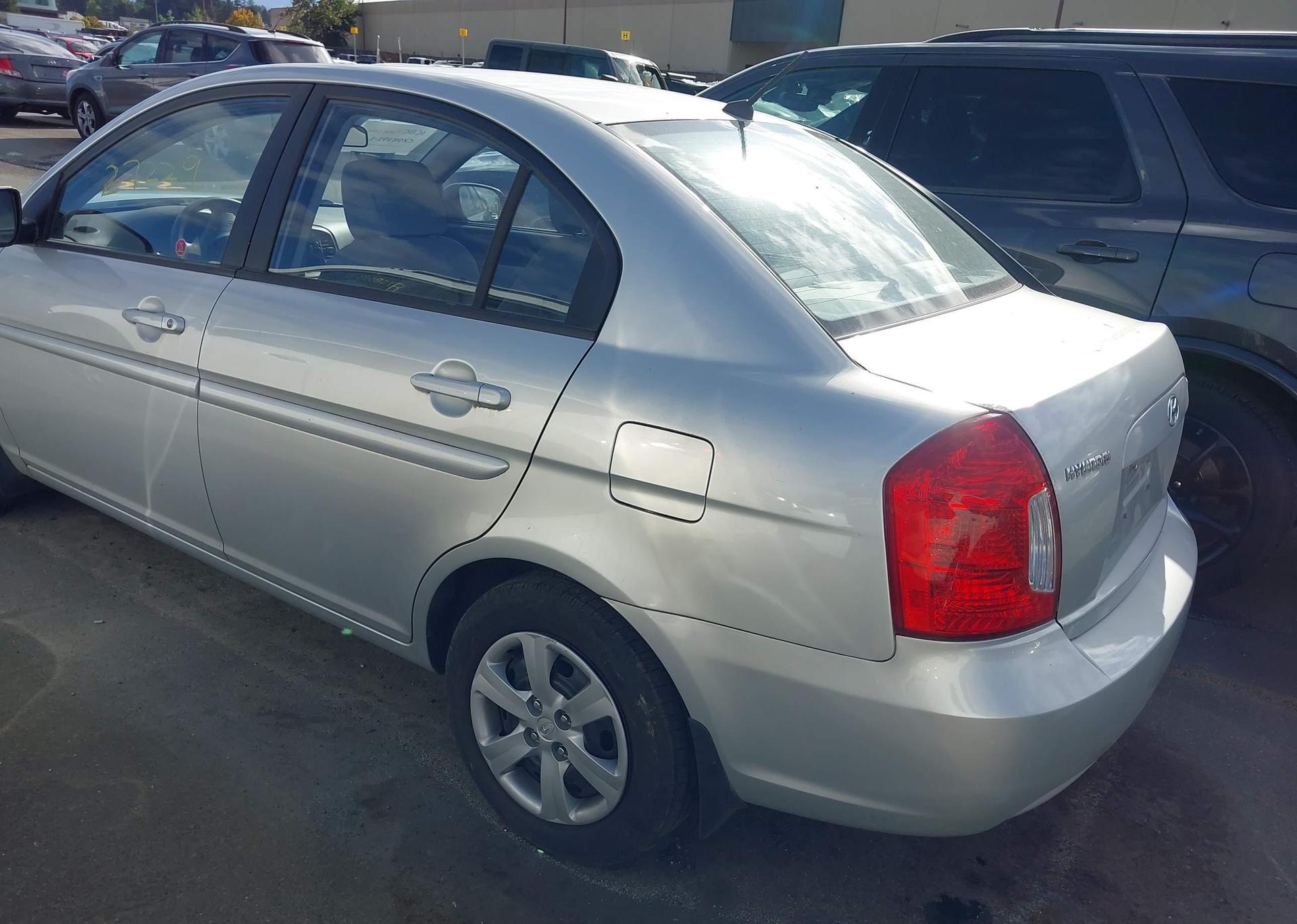 2010 HYUNDAI ACCENT GLS