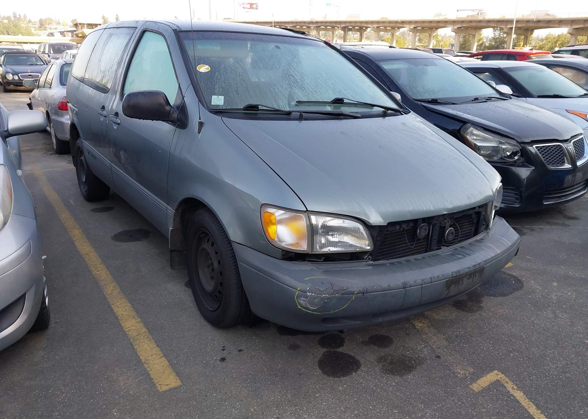 2000 TOYOTA SIENNA CE