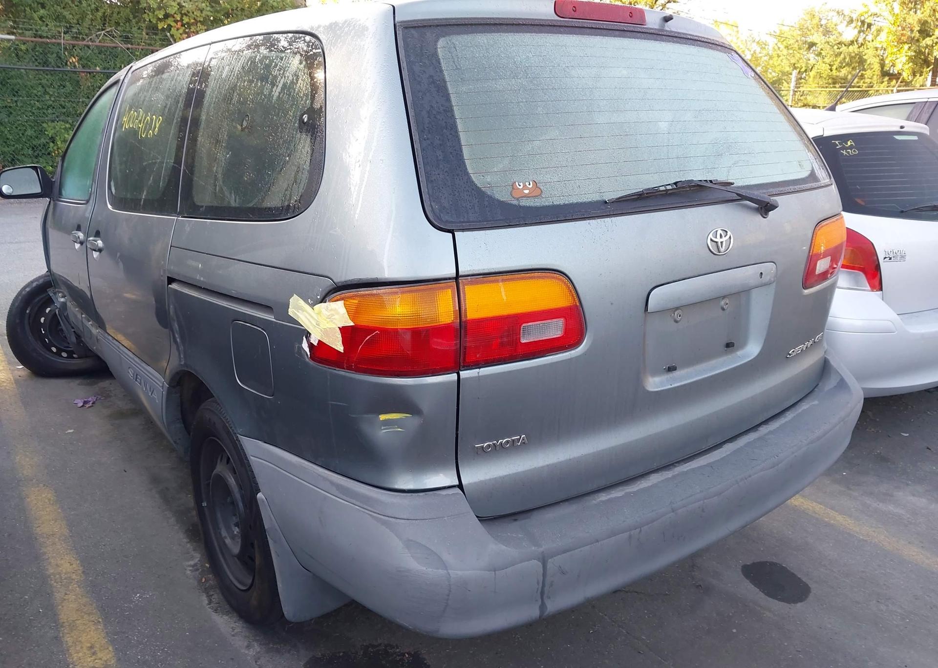 2000 TOYOTA SIENNA CE
