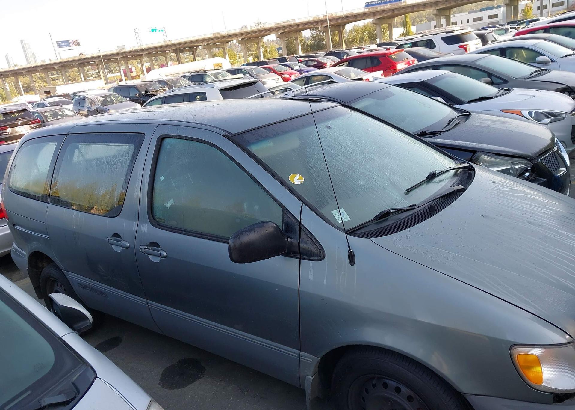 2000 TOYOTA SIENNA CE