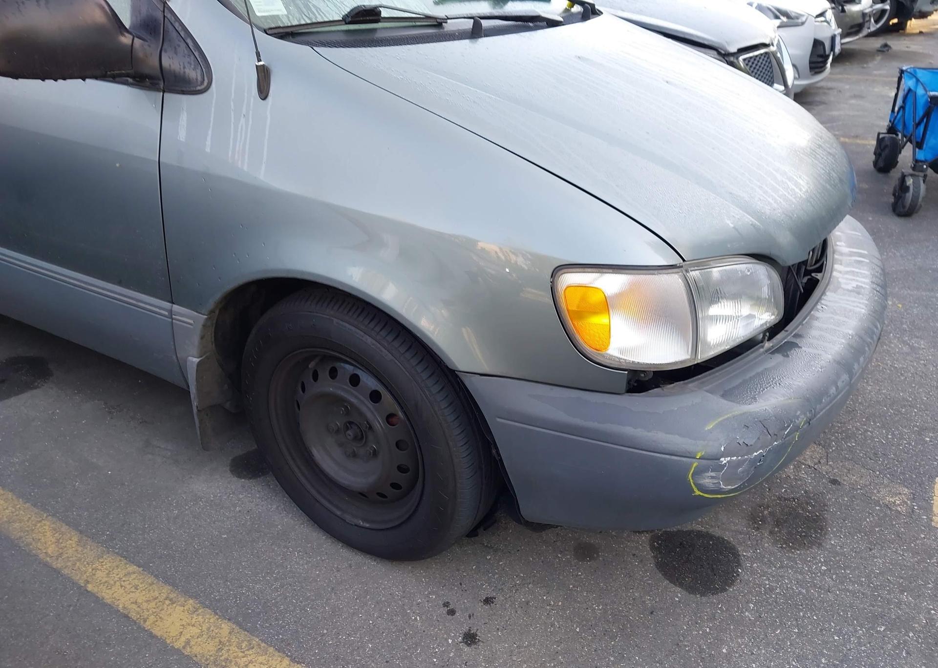 2000 TOYOTA SIENNA CE