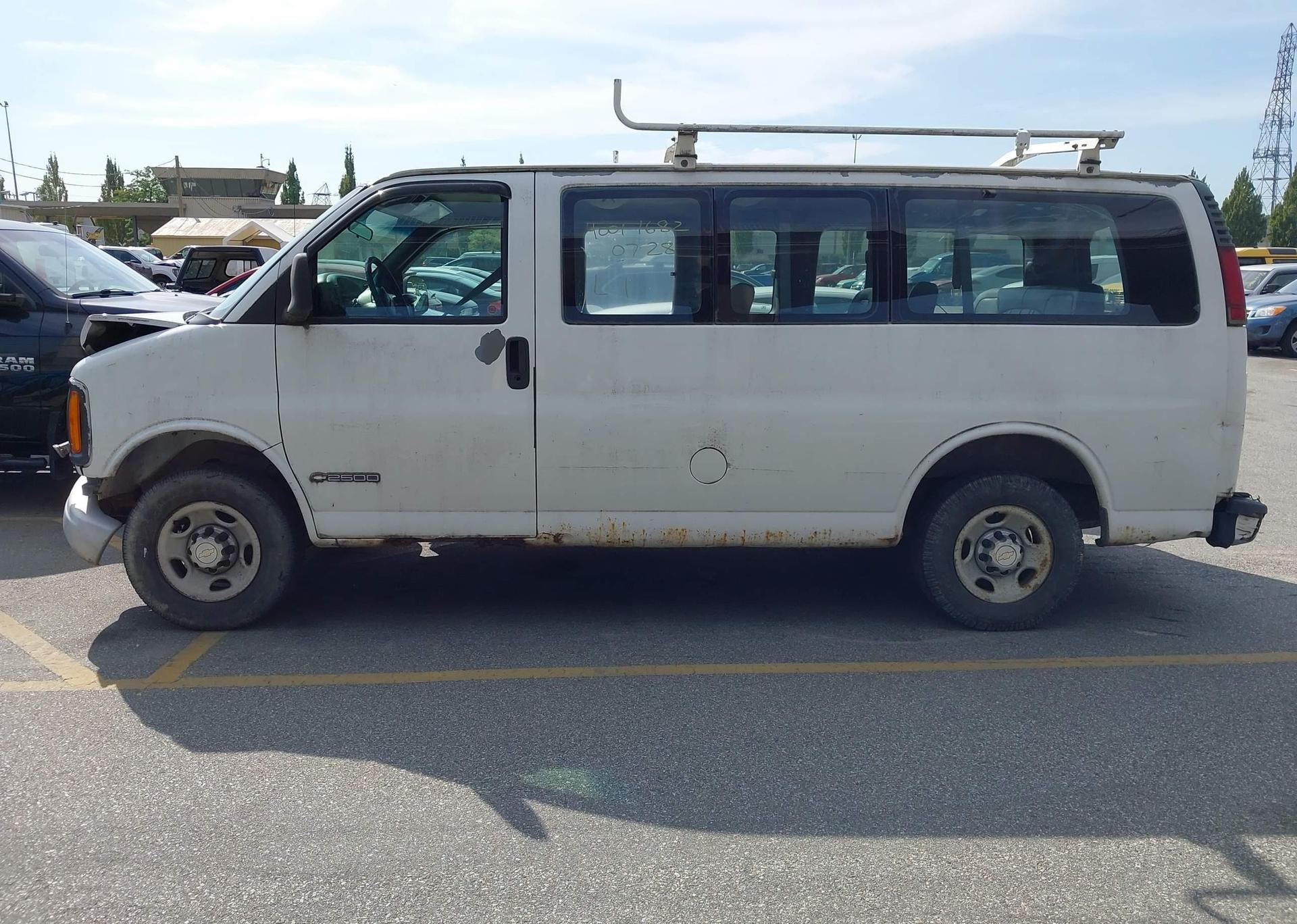 2001 CHEVROLET EXPRESS G2500