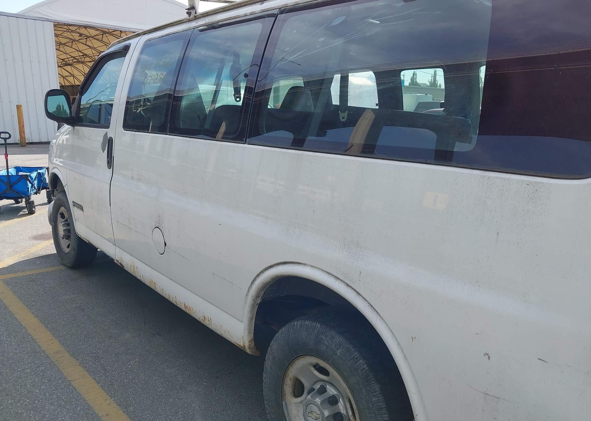 2001 CHEVROLET EXPRESS G2500