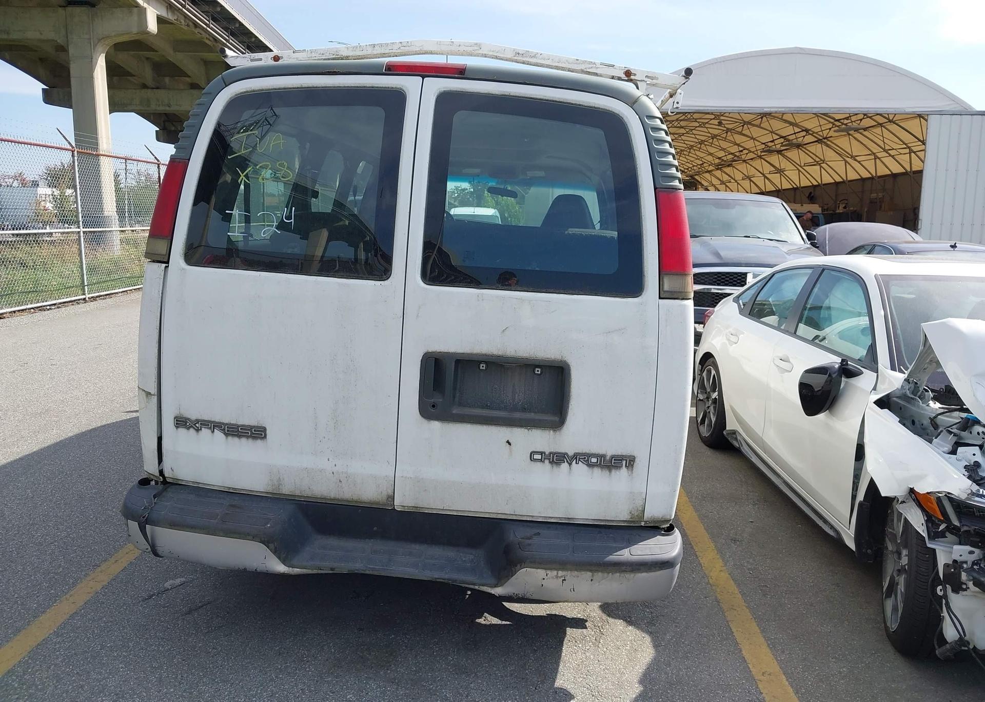 2001 CHEVROLET EXPRESS G2500