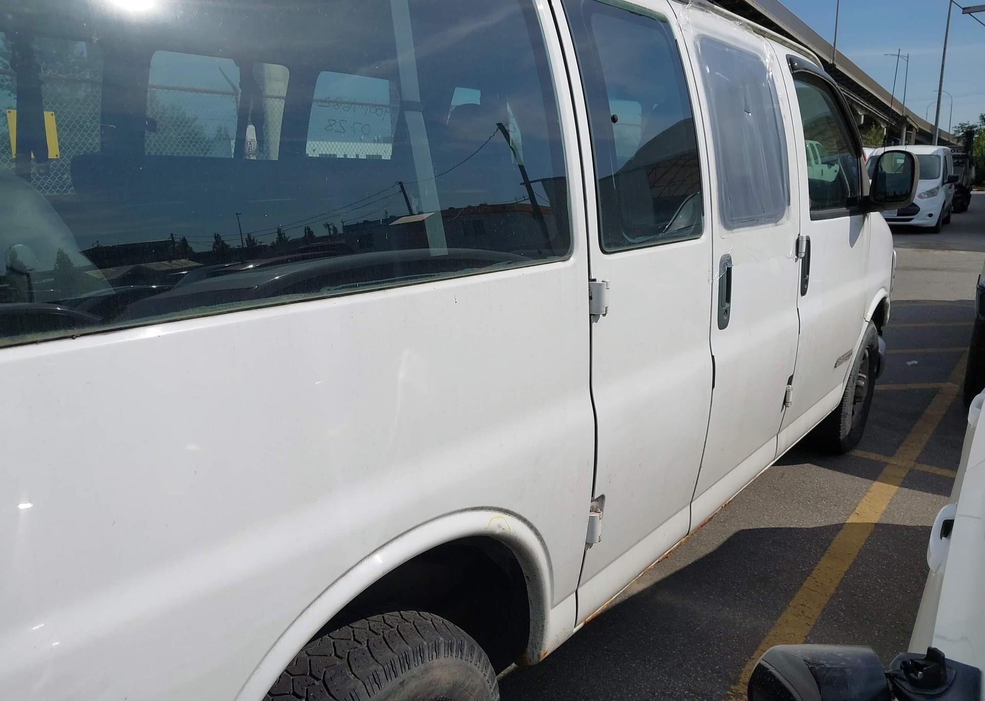 2001 CHEVROLET EXPRESS G2500