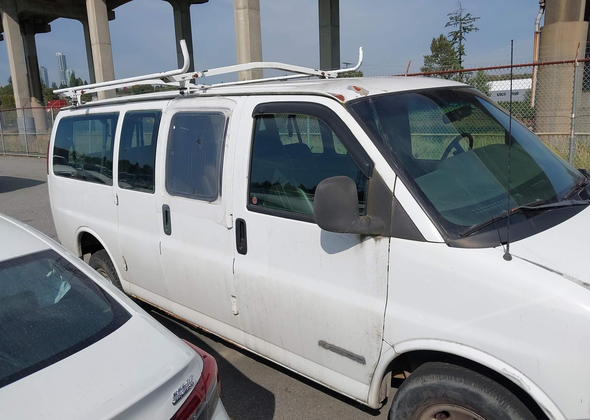 2001 CHEVROLET EXPRESS G2500