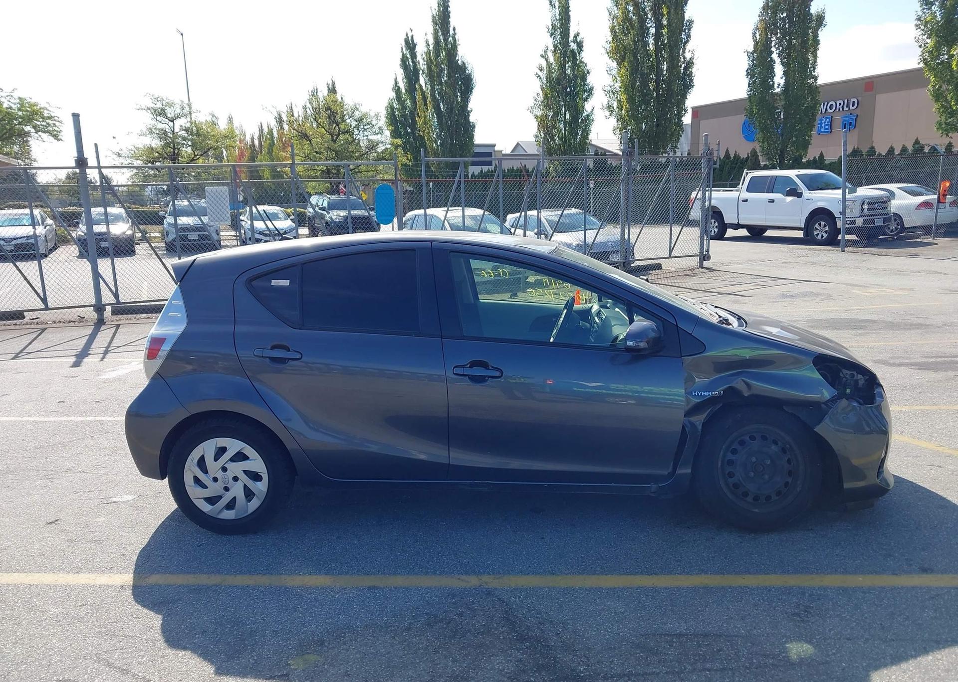 2014 TOYOTA PRIUS