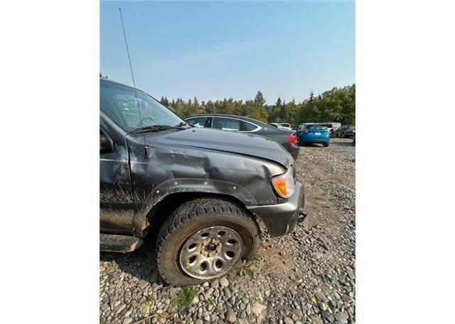 2004 NISSAN PATHFINDER LE