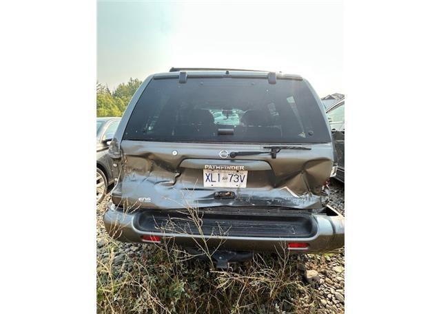 2004 NISSAN PATHFINDER LE