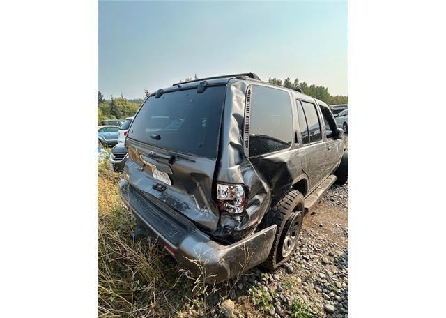 2004 NISSAN PATHFINDER LE