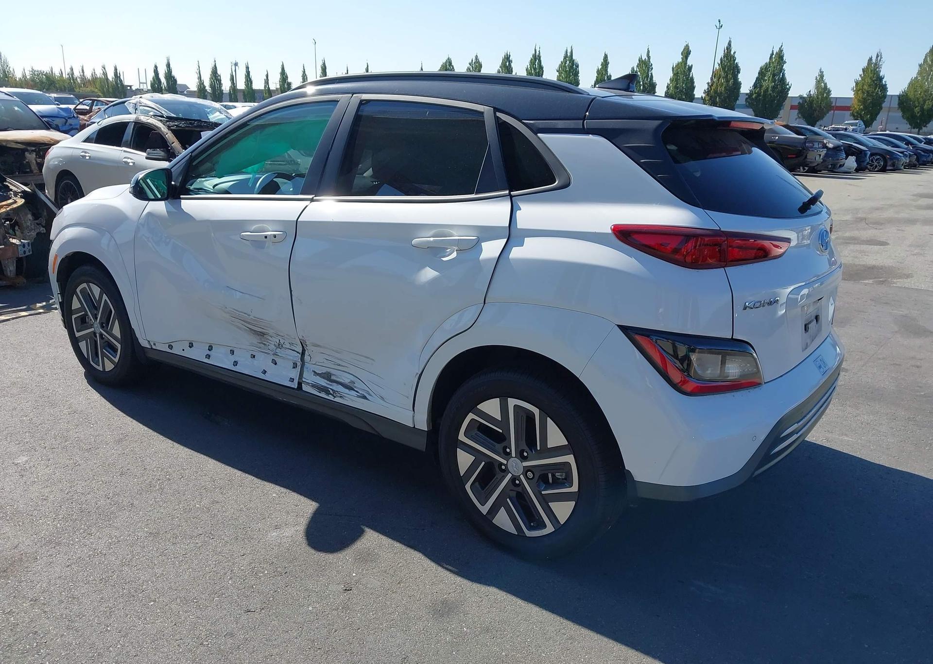 2023 HYUNDAI KONA SE