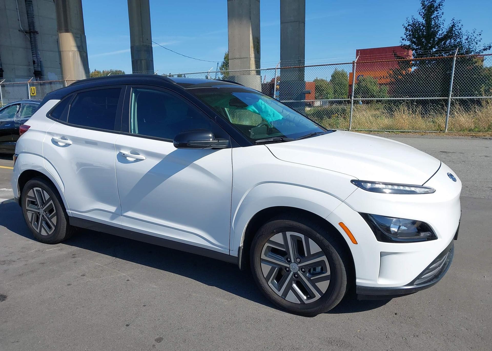 2023 HYUNDAI KONA SE