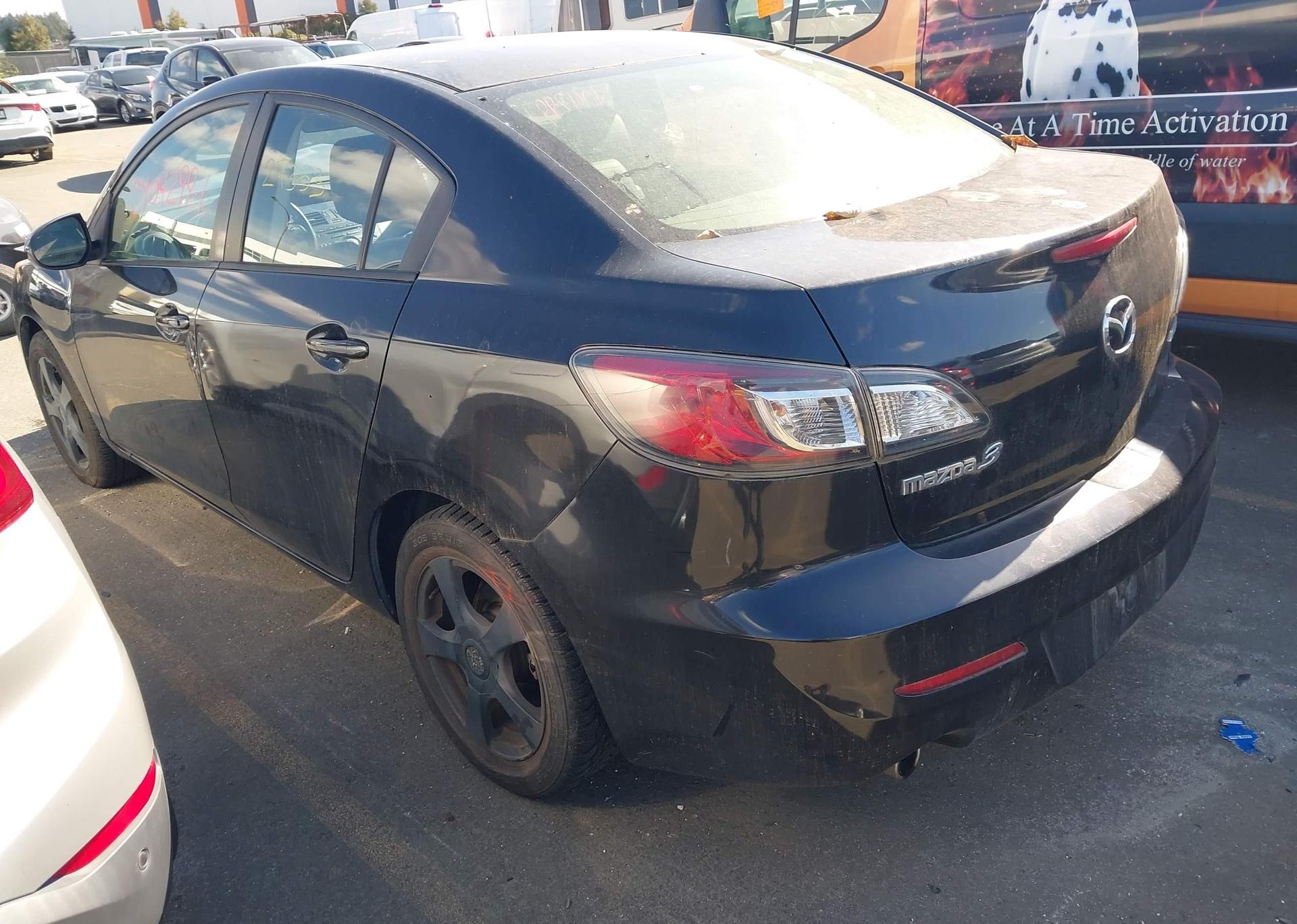 2012 MAZDA 3 I