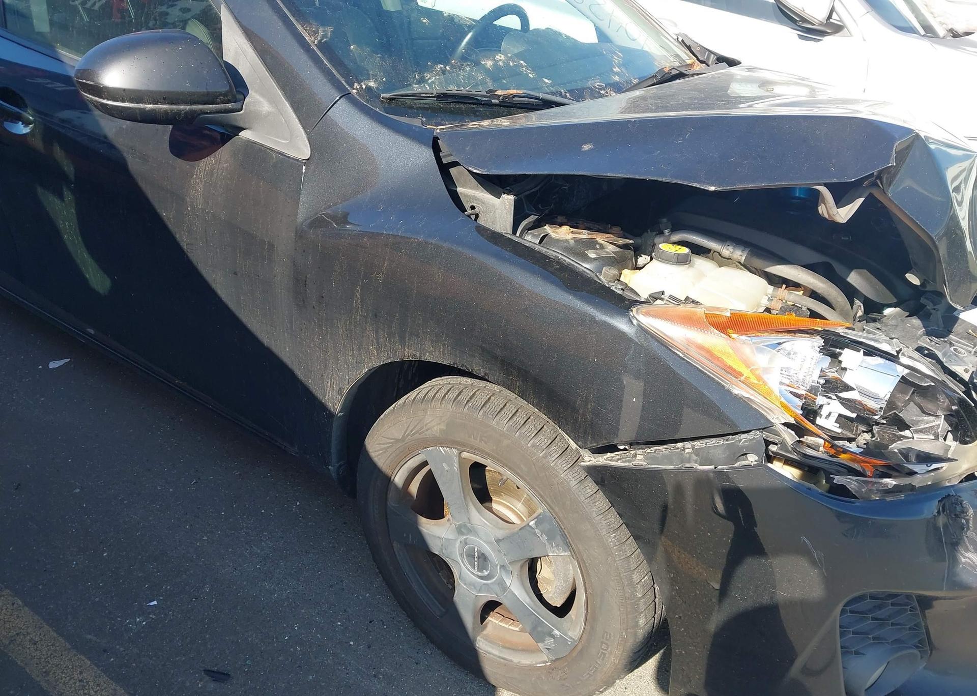 2012 MAZDA 3 I