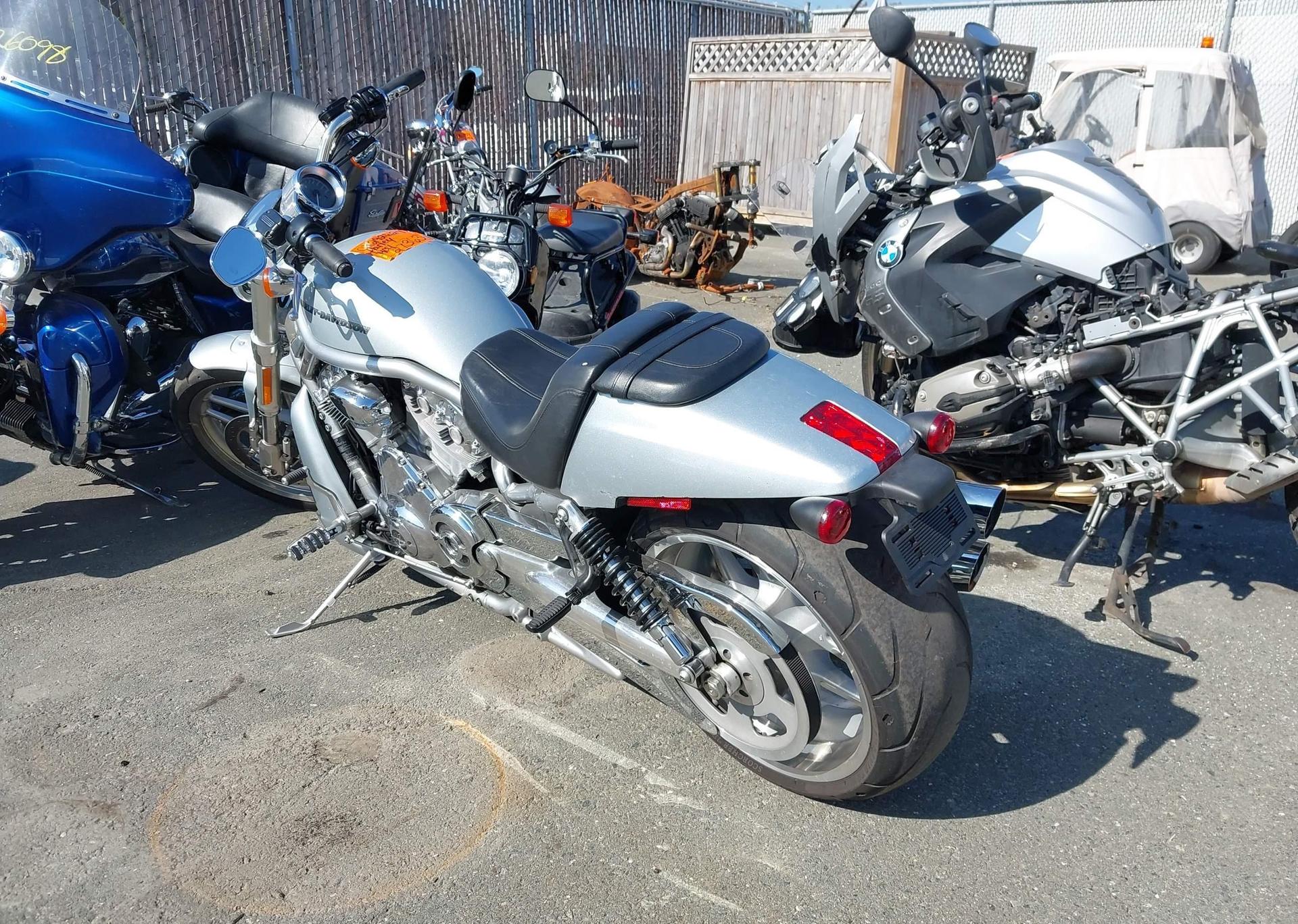 2012 HARLEY-DAVIDSON VRSCDXA ANNIVERSARY