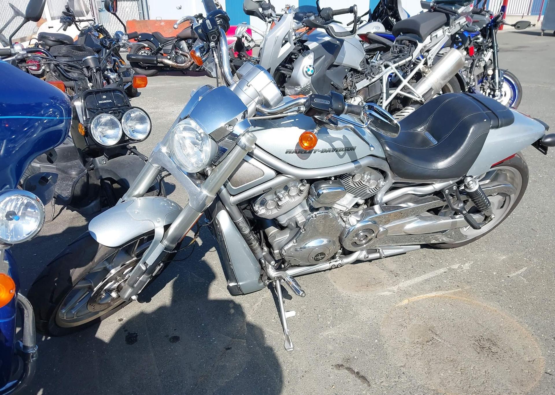 2012 HARLEY-DAVIDSON VRSCDXA ANNIVERSARY