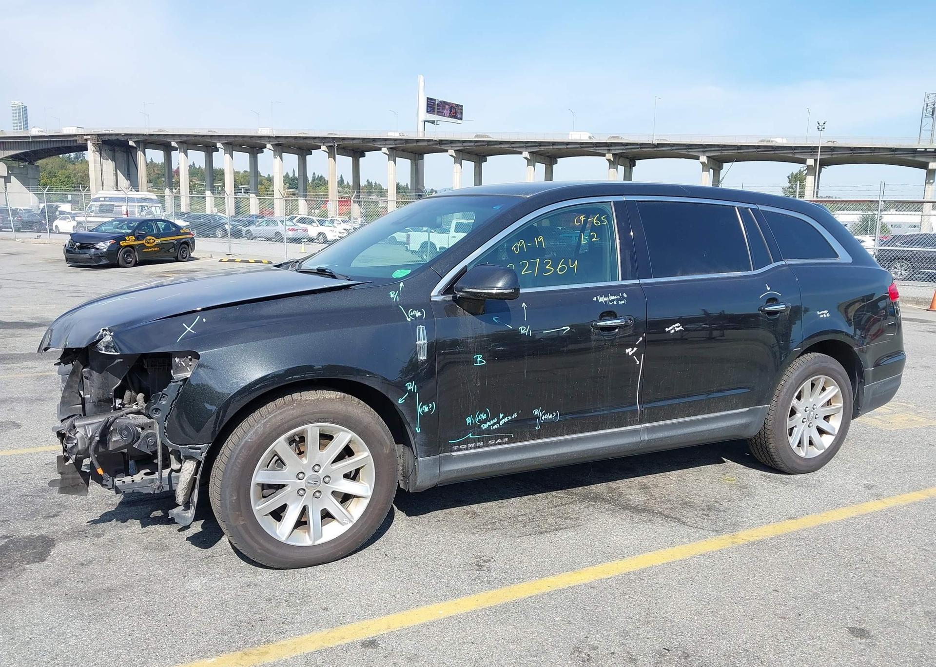 2014 LINCOLN MKT