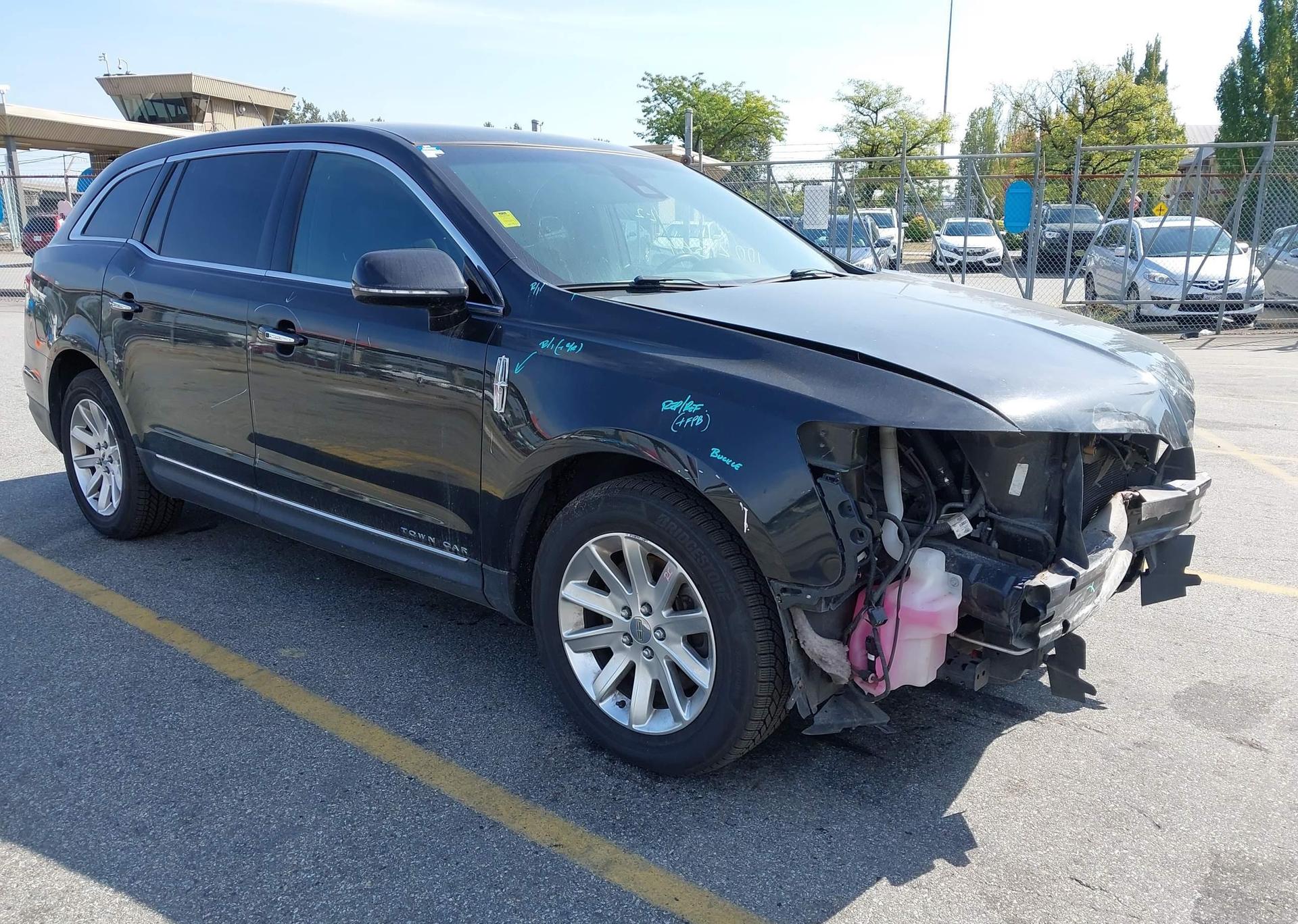 2014 LINCOLN MKT