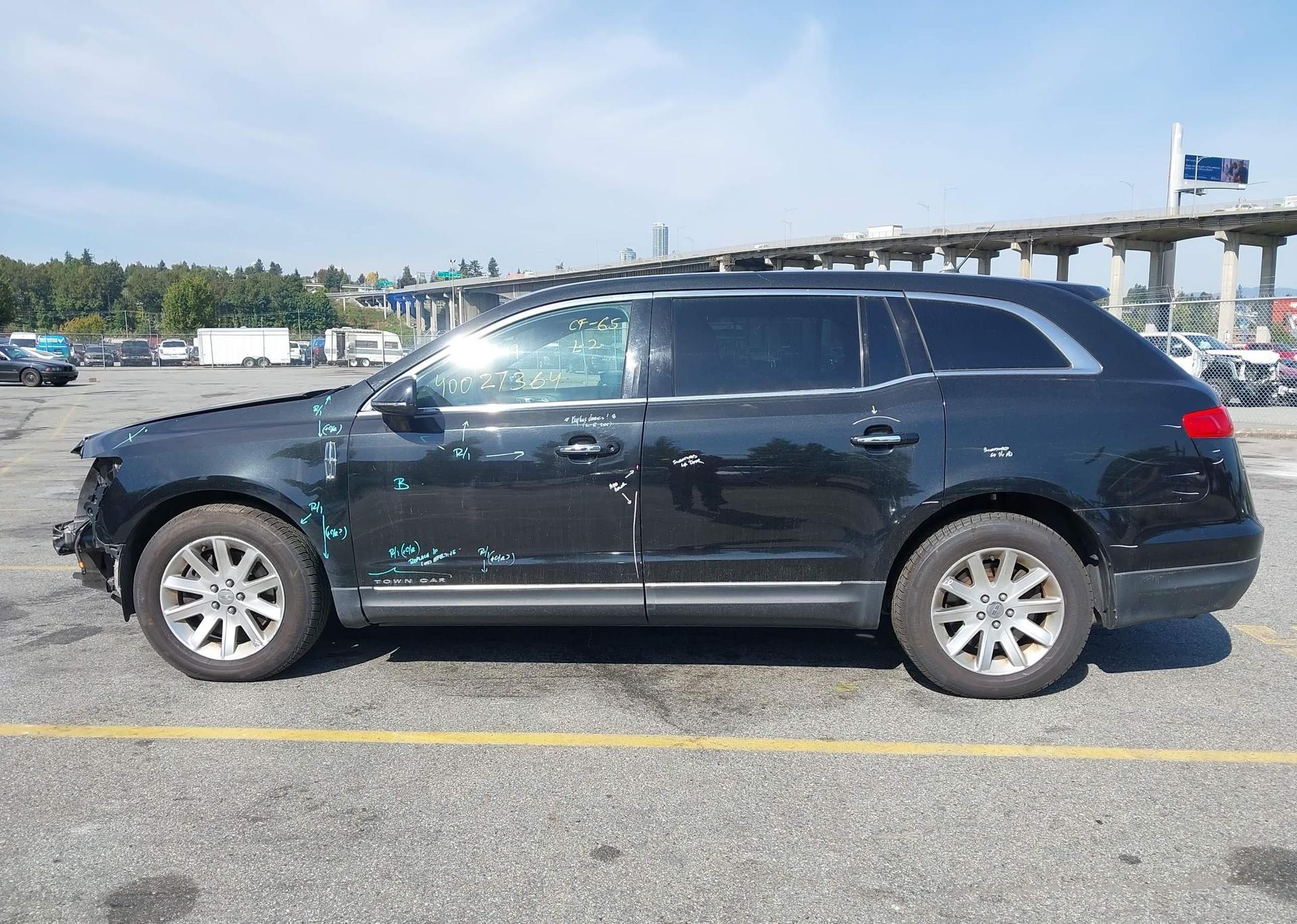 2014 LINCOLN MKT