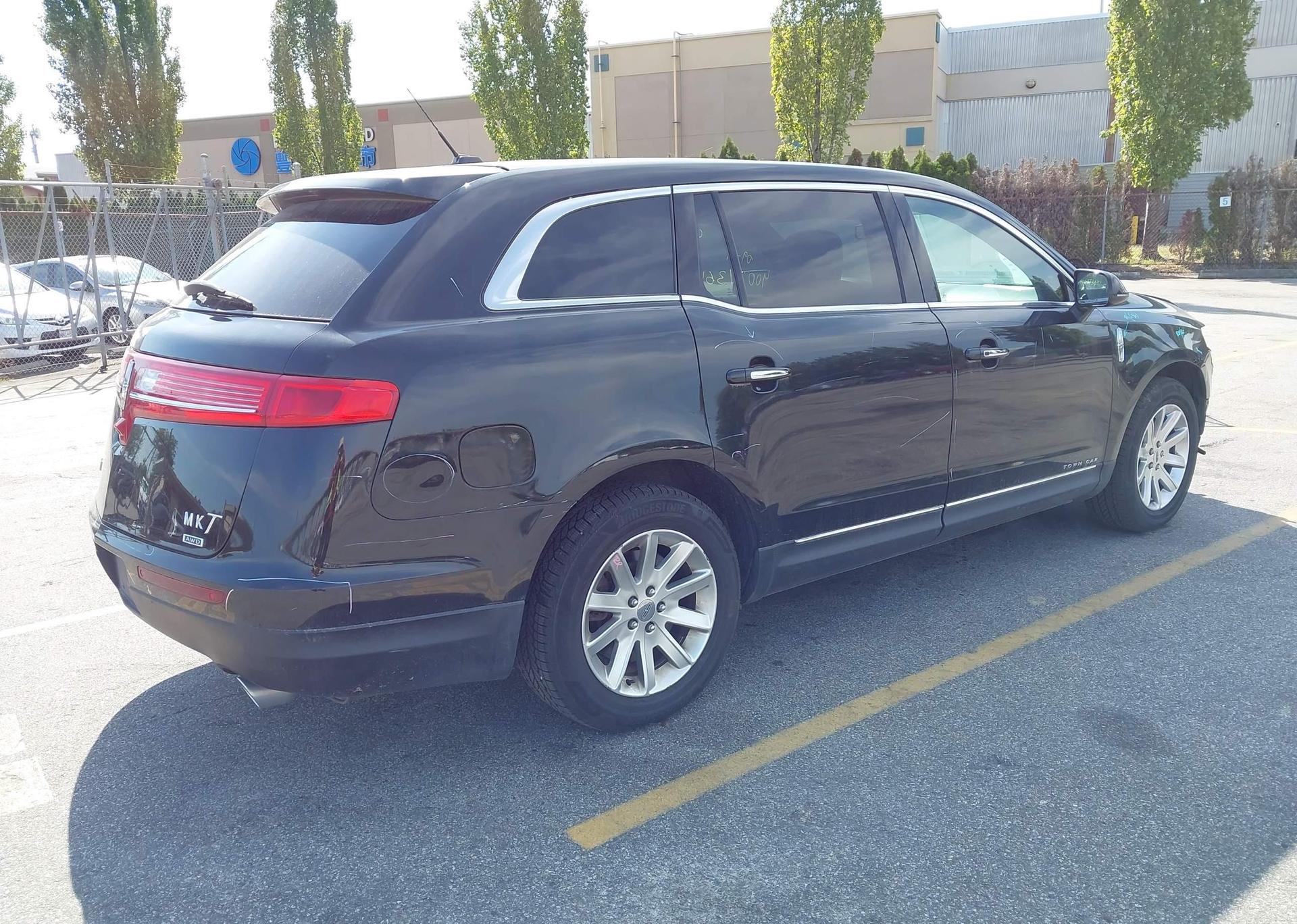 2014 LINCOLN MKT