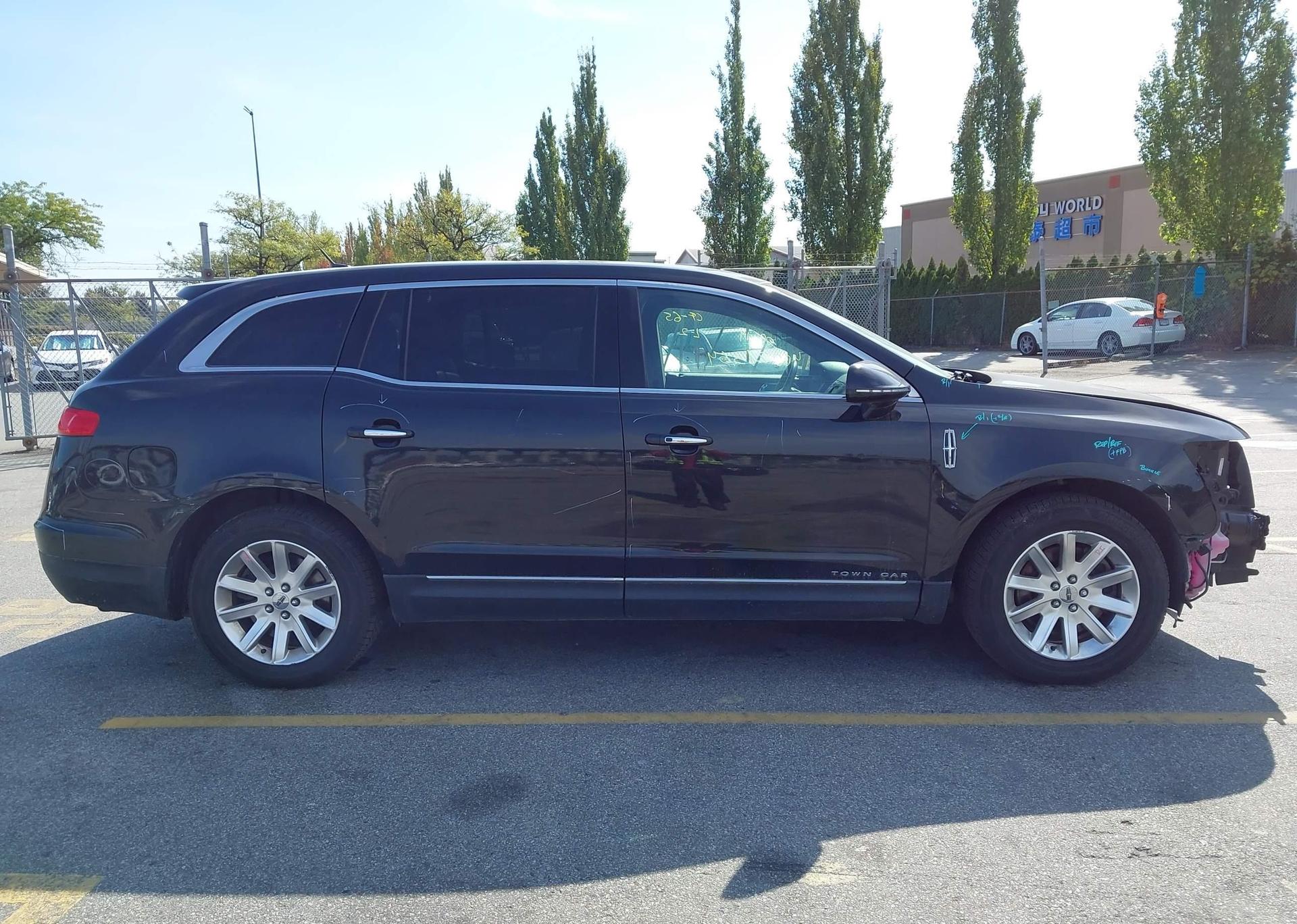2014 LINCOLN MKT