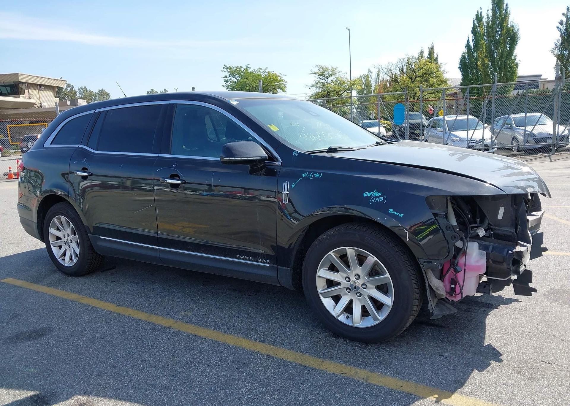 2014 LINCOLN MKT