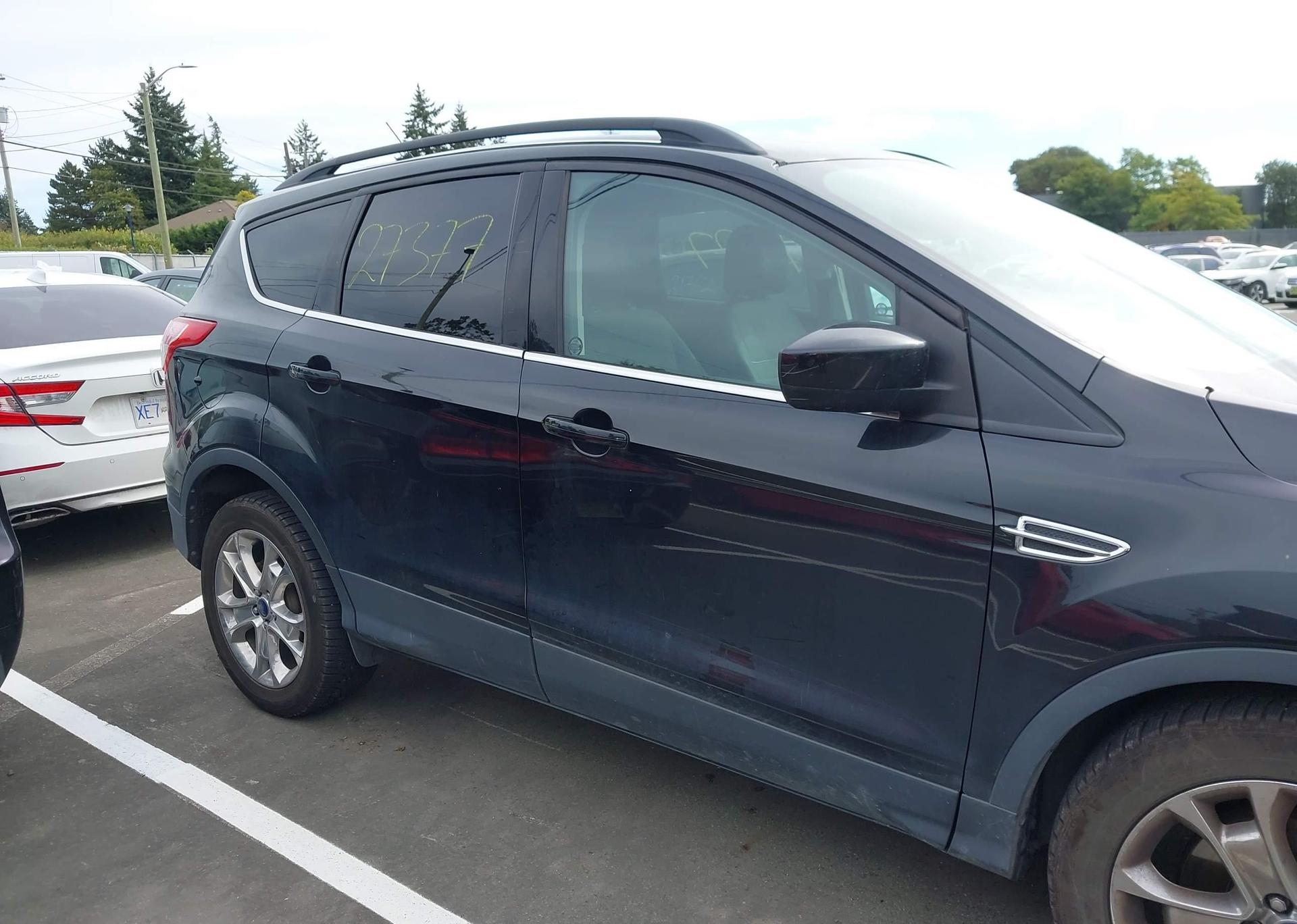 2015 FORD ESCAPE SE