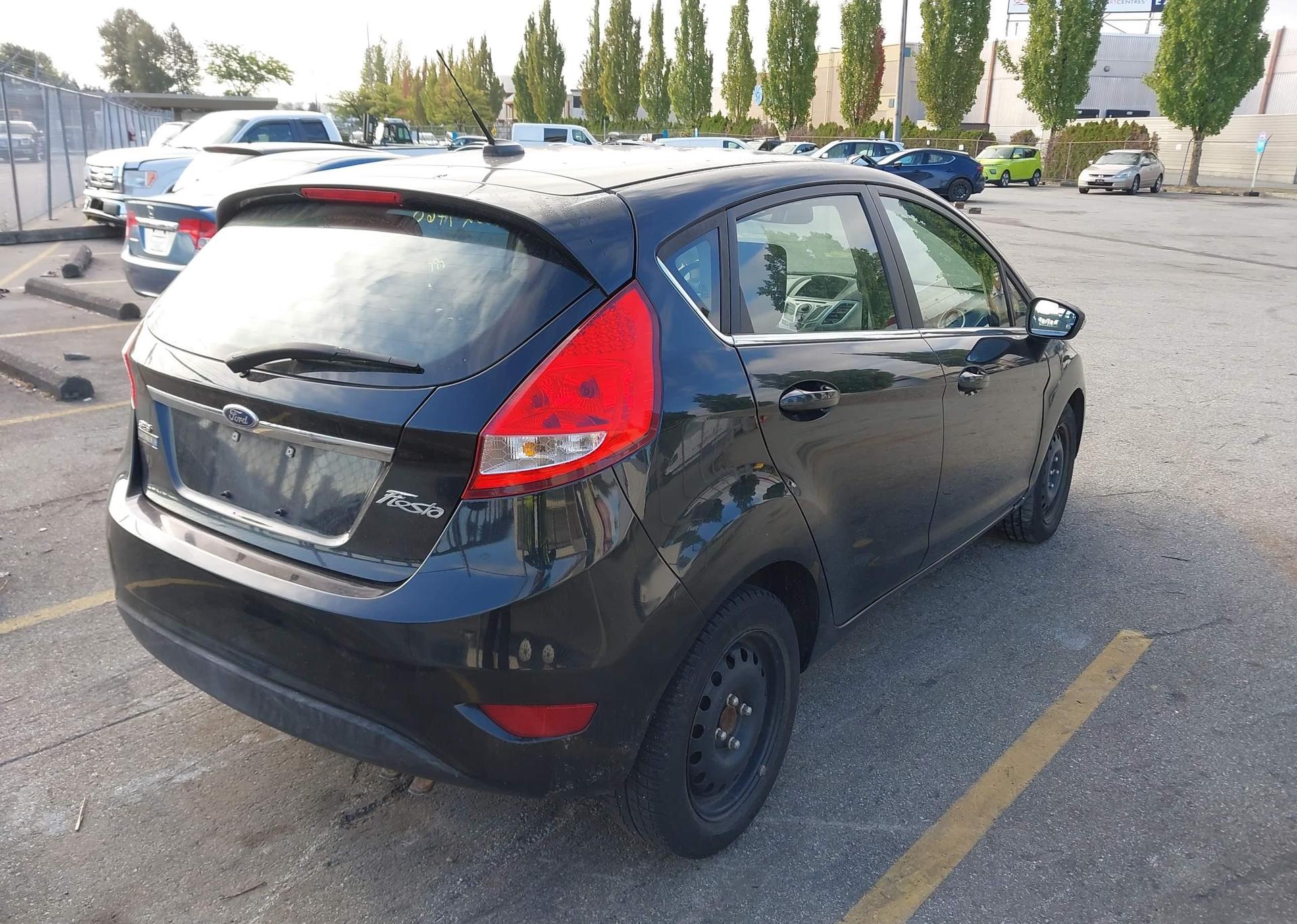 2011 FORD FIESTA SES
