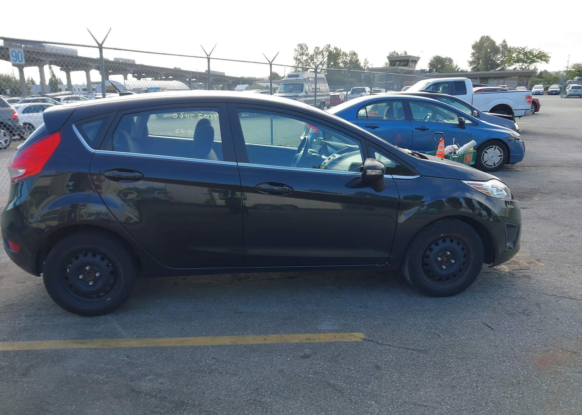 2011 FORD FIESTA SES