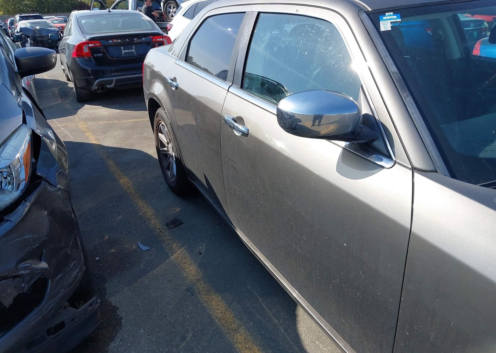 2010 CHRYSLER 300