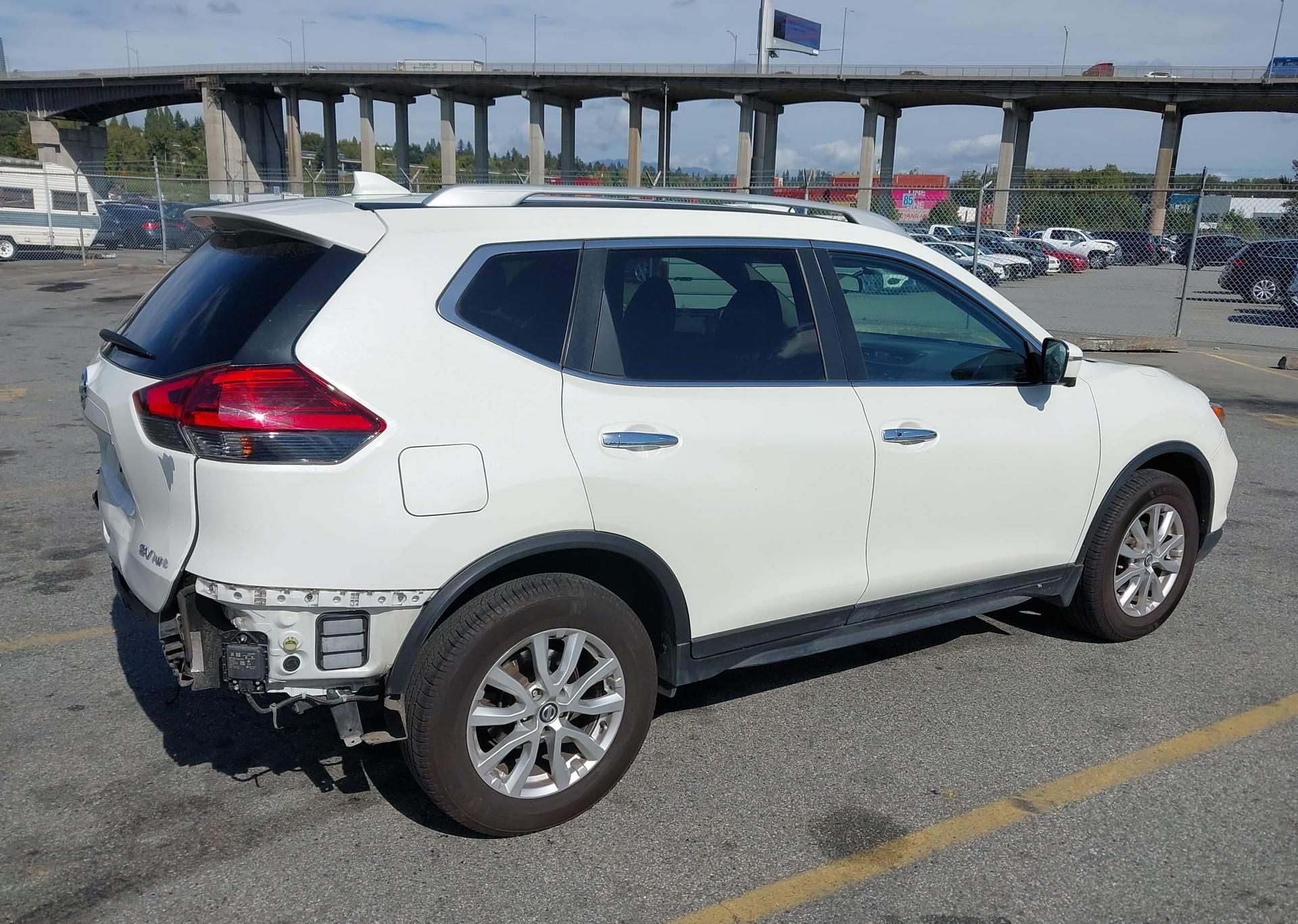 2017 NISSAN ROGUE