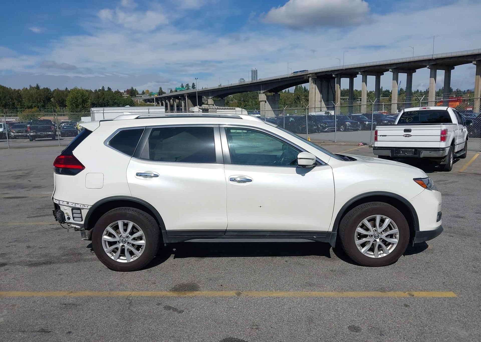 2017 NISSAN ROGUE