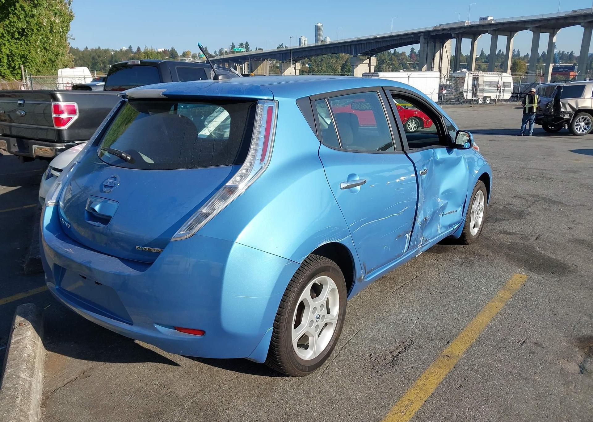 2014 NISSAN LEAF