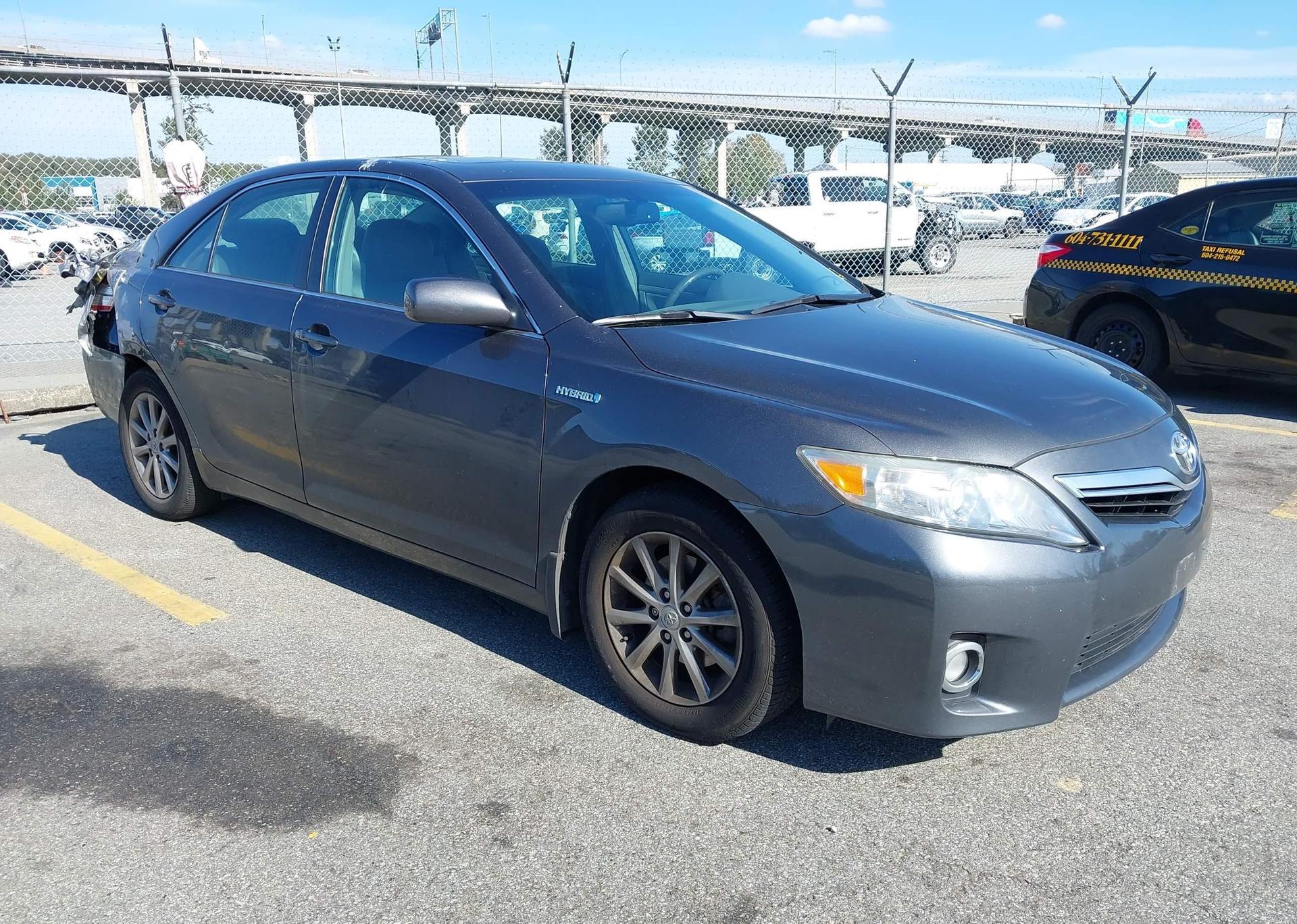 2011 TOYOTA CAMRY