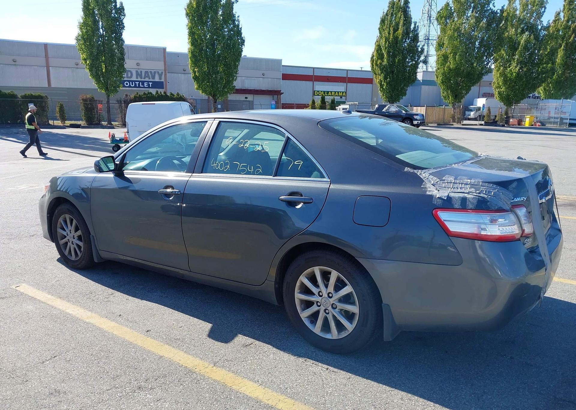 2011 TOYOTA CAMRY