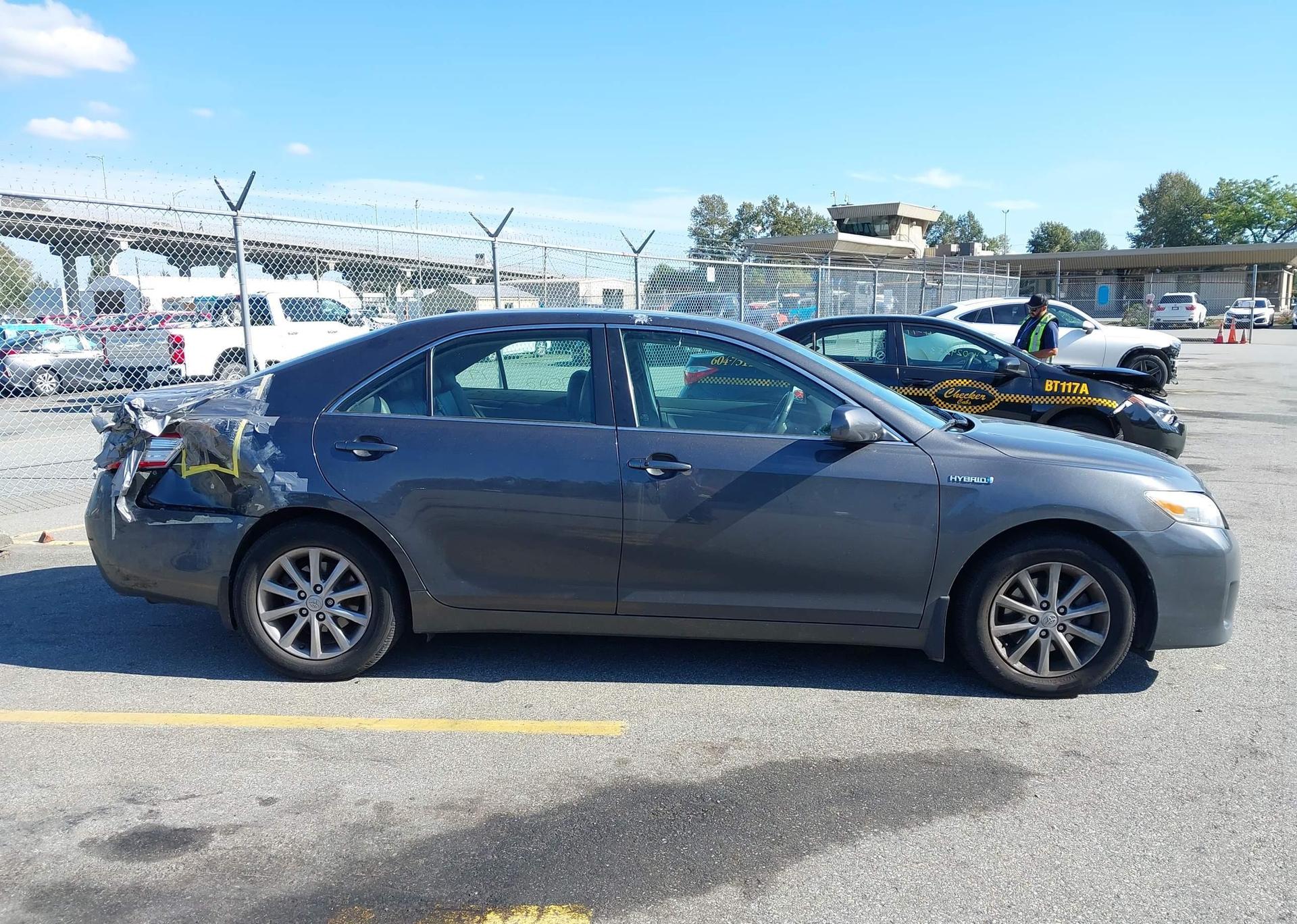2011 TOYOTA CAMRY