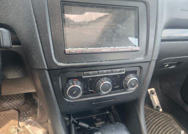 2010 VOLKSWAGEN GOLF