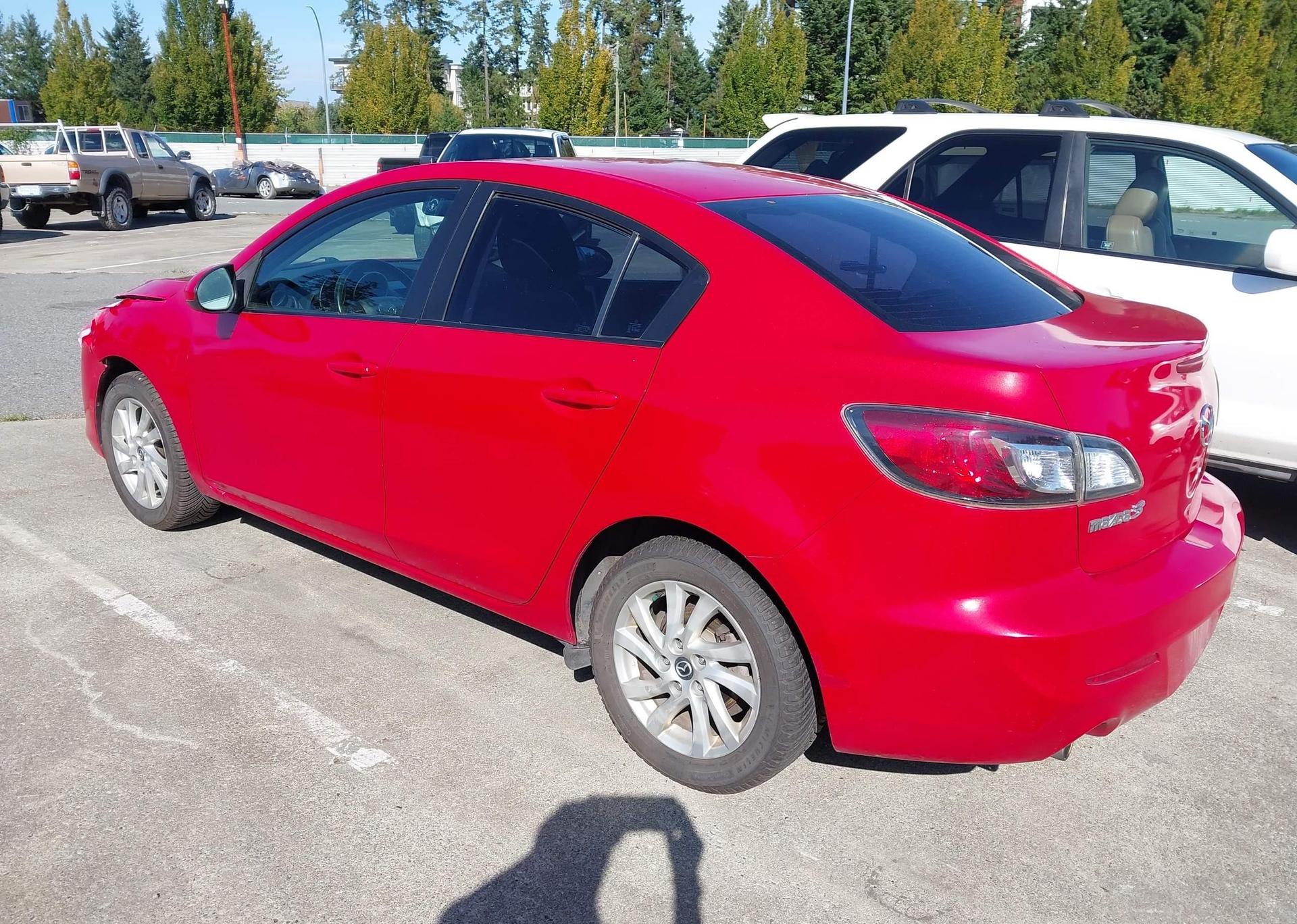 2013 MAZDA MAZDA3 GS-SKY