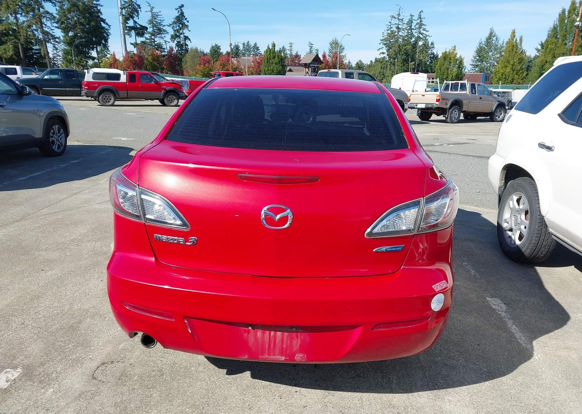 2013 MAZDA MAZDA3 GS-SKY