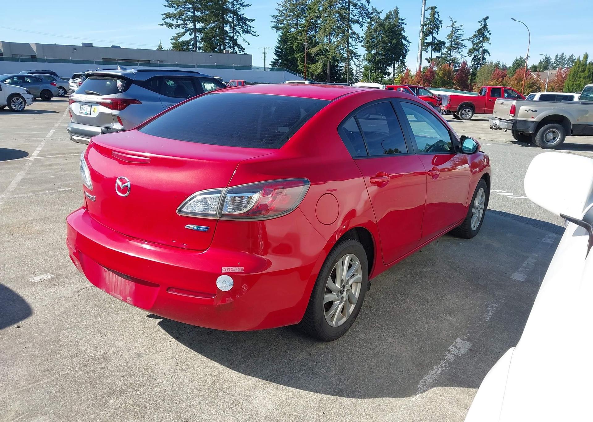 2013 MAZDA MAZDA3 GS-SKY